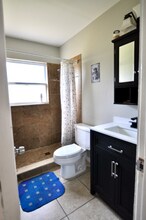 1211 15th St W in Palmetto, FL - Building Photo - Building Photo