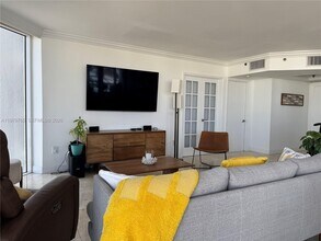 7330 Ocean Terrace in Miami Beach, FL - Building Photo - Building Photo