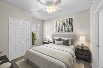 Southgate on Emerald in San Antonio, TX - Building Photo - Building Photo
