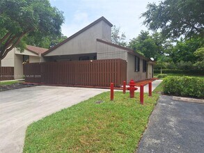 22280 Timberly Dr in Boca Raton, FL - Building Photo - Building Photo