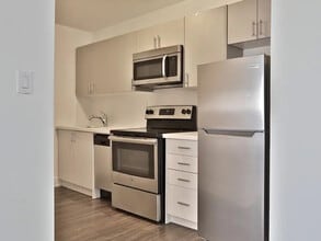 34 Heydon Park Rd in Toronto, ON - Building Photo - Building Photo