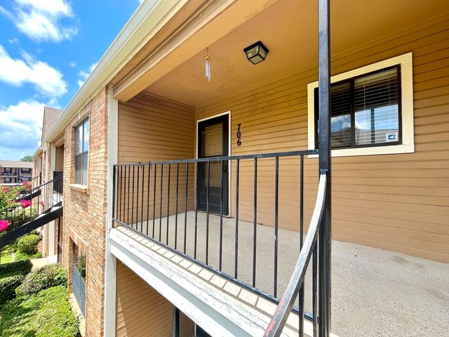 400 W South Town Dr in Tyler, TX - Building Photo - Building Photo