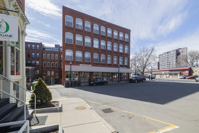 80 Wingate St in Haverhill, MA - Building Photo - Building Photo