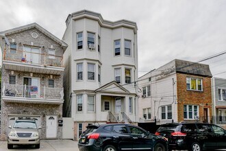 200 Nunda Ave in Jersey City, NJ - Building Photo - Building Photo