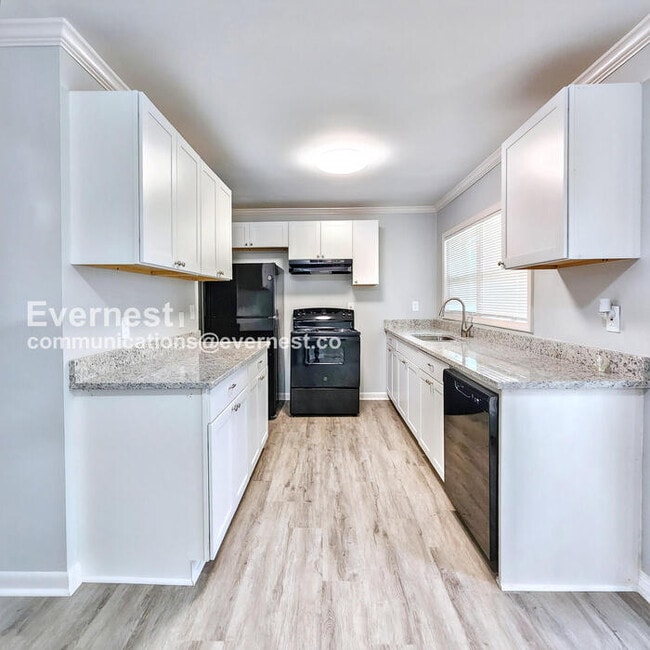 1079 Shieldcrest Way in Forest Park, GA - Building Photo - Building Photo