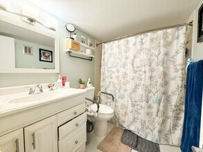 124 NE 19th Ct in Wilton Manors, FL - Building Photo - Building Photo