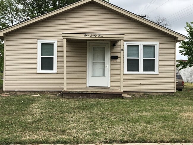 123 N Tucker Ave