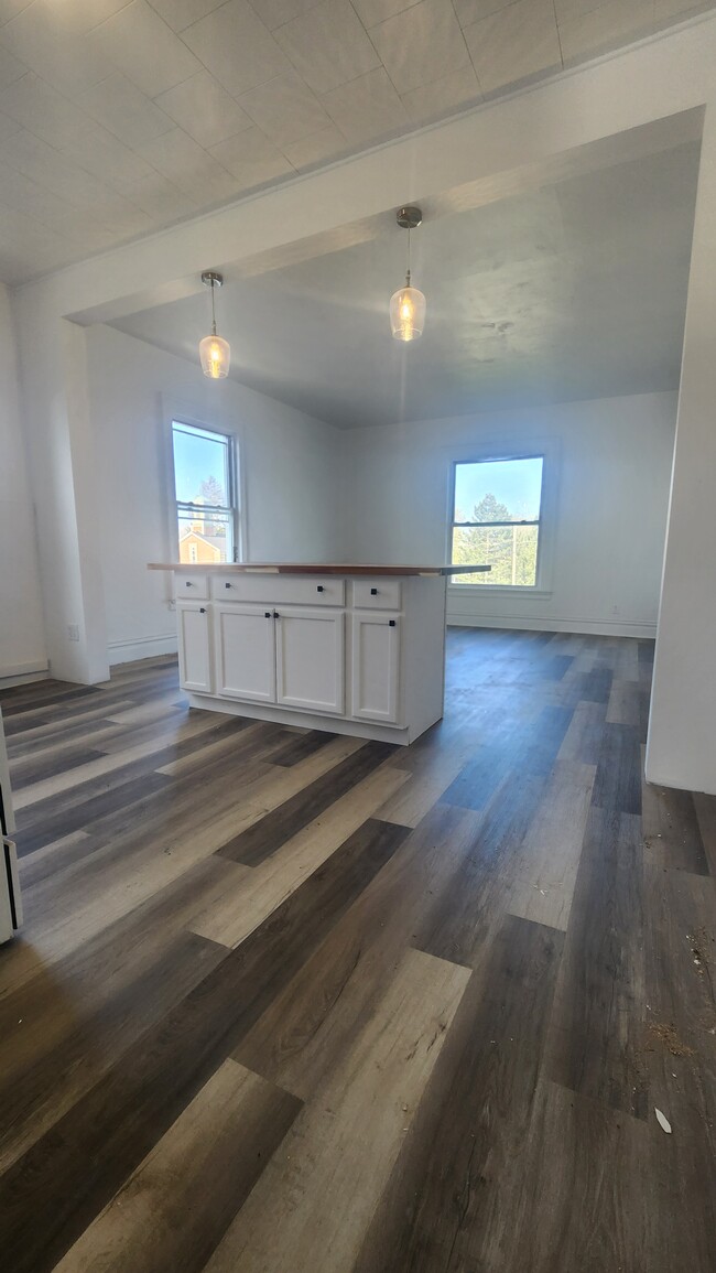720 Central Ave, Unit Apt 4