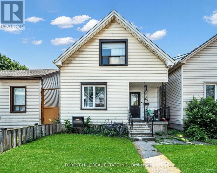 22 Harvey St in Hamilton, ON - Building Photo