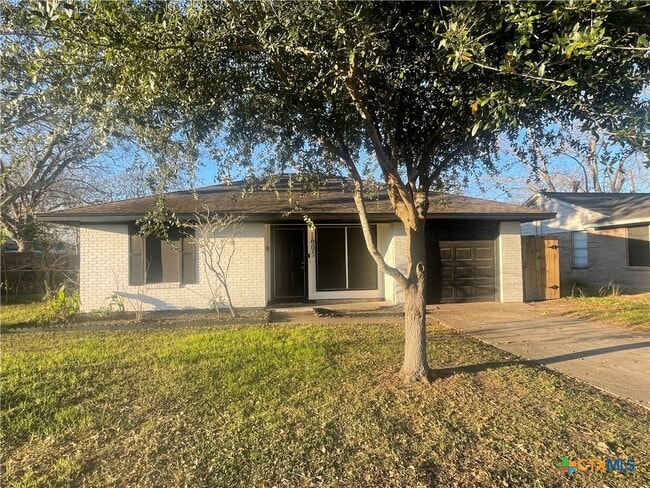 property at 1605 Bexar Ave