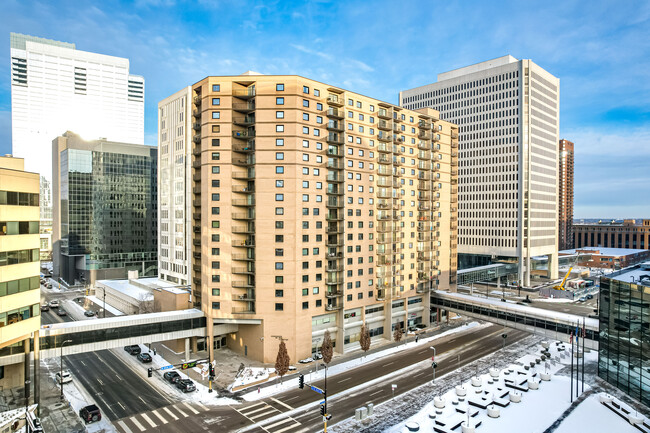 The Crossings Condominium in Minneapolis, MN - Foto de edificio - Building Photo