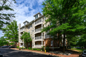 5108 Donovan Dr in Alexandria, VA - Building Photo - Building Photo