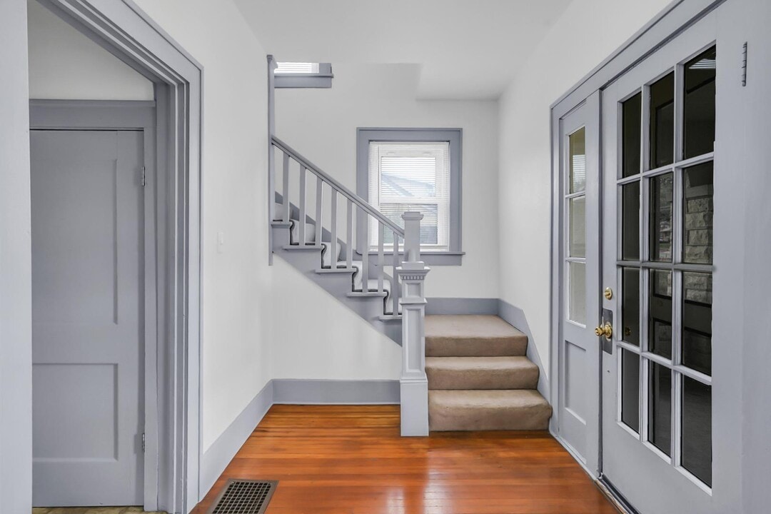 1309 St Marys Blvd in Jefferson City, MO - Building Photo