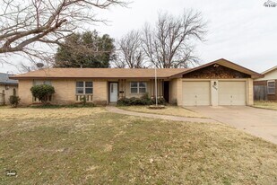 4646 Sierra Madre Dr in Wichita Falls, TX - Building Photo