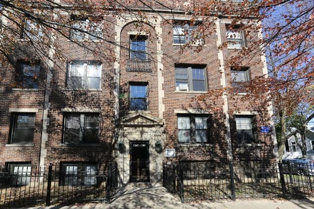 1210 W Wellington Ave, Unit M05H