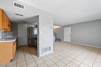 4443 E Wood St in Phoenix, AZ - Foto de edificio - Building Photo