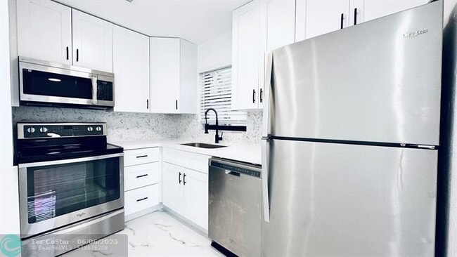 1460 NW 22nd Ct in Fort Lauderdale, FL - Building Photo - Building Photo