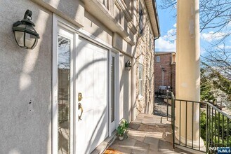 360 Gorge Rd in Cliffside Park, NJ - Building Photo - Building Photo