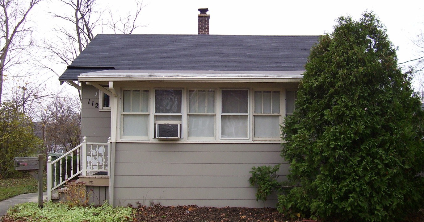 112 N Hager Ave in Barrington, IL - Building Photo