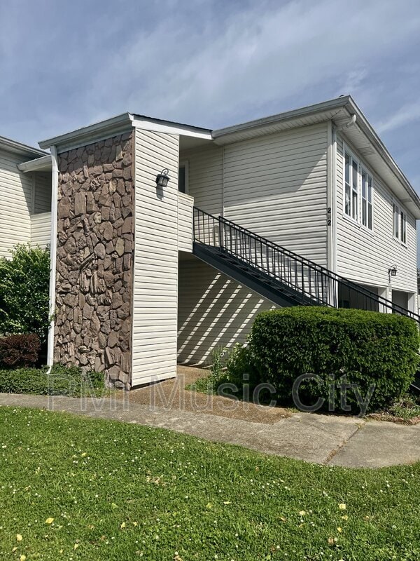 property at 810 Bellevue Rd