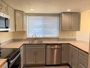 5517 108th Avenue Ct E in Puyallup, WA - Foto de edificio - Building Photo