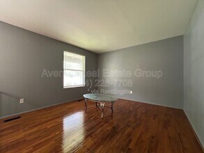 10441 Prince Dr in St. Louis, MO - Building Photo - Building Photo