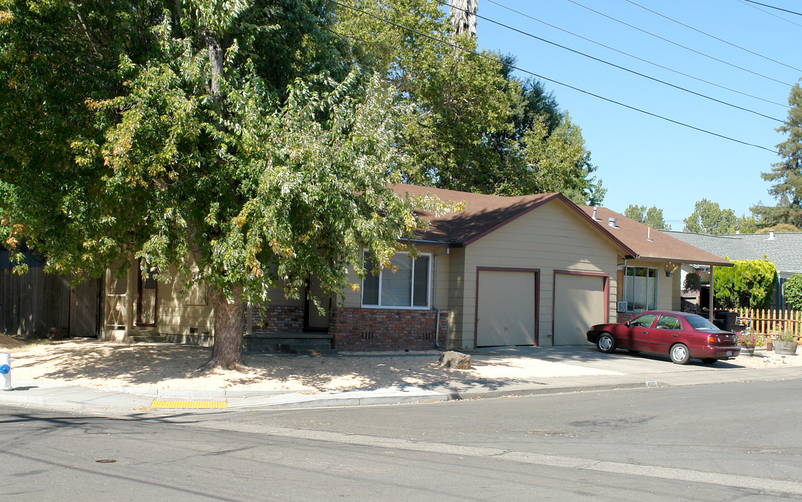 4005 Franks Ct in Santa Rosa, CA - Building Photo