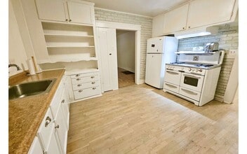 511 Locust St in Lodi, CA - Building Photo - Building Photo