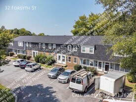 32 Forsyth St in Thomasville, NC - Building Photo
