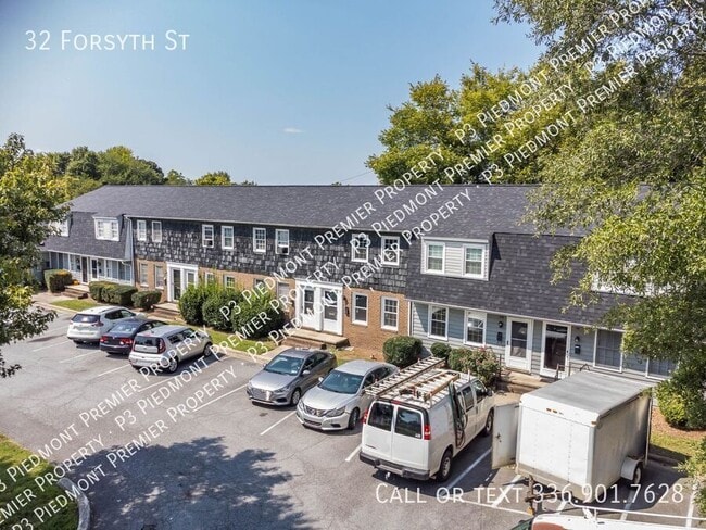 property at 32 Forsyth St