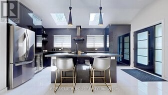 640 Lansdowne Dr in Oshawa, ON - Building Photo