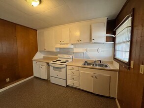 215 Nutall Dr in Mount Holly, NC - Building Photo - Building Photo