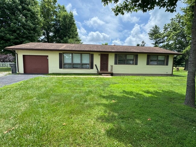 property at 102 Oaklawn Cir