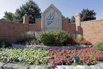 Baytowne Apartments in Champaign, IL - Foto de edificio - Building Photo