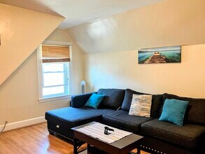 27 McBride St, Unit 3 in Boston, MA - Building Photo - Building Photo