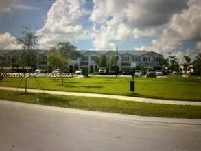 2631 SE 11th St in Homestead, FL - Building Photo - Building Photo