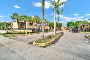 7425 SW 152nd Ave, Unit 11-204 in Miami, FL - Building Photo