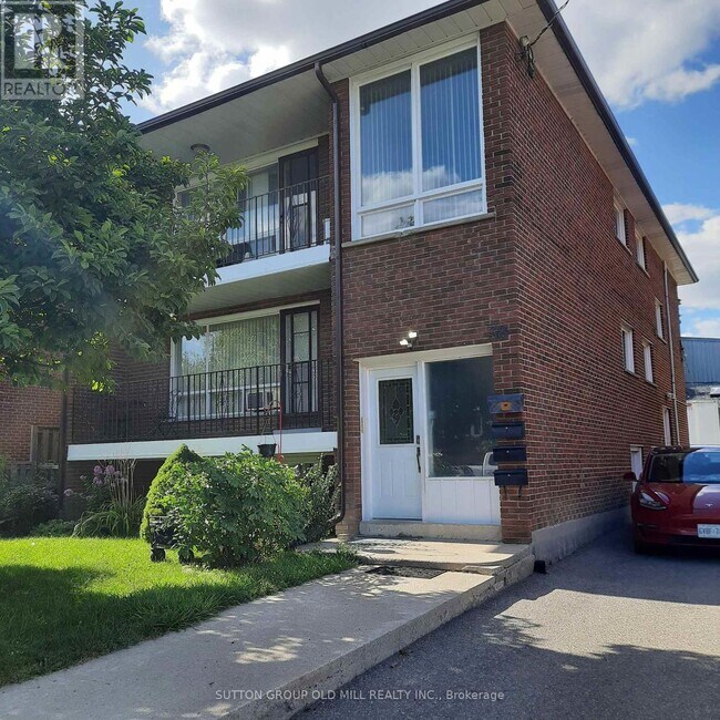 38-38 Vanevery St