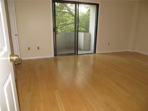 295 W Wyoming Ave in Stoneham, MA - Building Photo - Building Photo