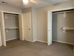 585 Warsaw Dr in Bayou Vista, TX - Building Photo - Building Photo