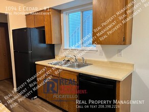 1094 E Cedar St in Pocatello, ID - Building Photo - Building Photo