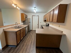 Courtyard Townhomes in Tomah, WI - Foto de edificio - Building Photo