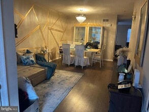 1007 Buckingham Dr in West Deptford, NJ - Building Photo - Building Photo
