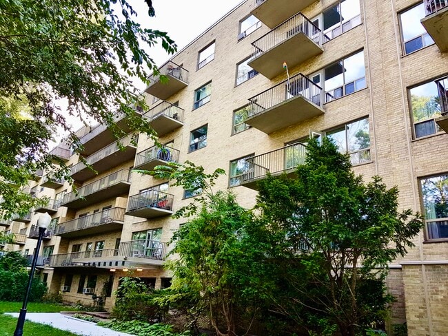 Valleyview Apartments