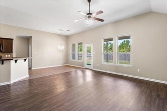 41843 E Snowball Cir in Ponchatoula, LA - Foto de edificio - Building Photo