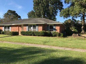 16403 Ellis Ave in Baton Rouge, LA - Building Photo - Building Photo