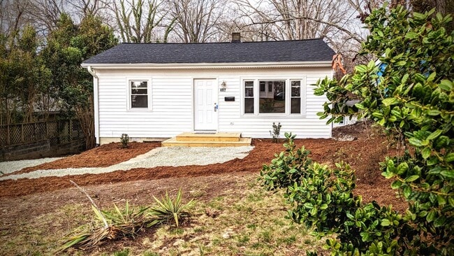 property at 407 N Hassel St