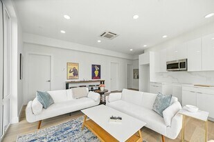38 Hichborn St in Boston, MA - Building Photo