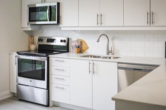 Creekside Townhomes in Oshawa, ON - Building Photo - Building Photo