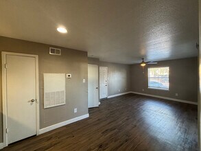 1400 Clarewood Dr in San Marcos, TX - Building Photo - Building Photo